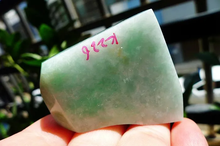 Natural Jade Rough Jadeite Raw (69g,4.9x4.1x1.6cm)