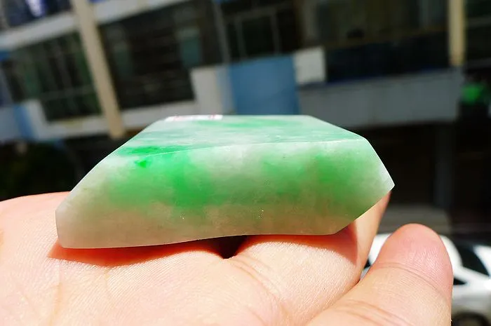 Natural Jade Rough Jadeite Raw (69g,4.9x4.1x1.6cm)