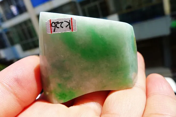 Natural Jade Rough Jadeite Raw (69g,4.9x4.1x1.6cm)