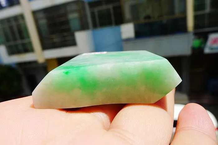 Natural Jade Rough Jadeite Raw (69g,4.9x4.1x1.6cm)