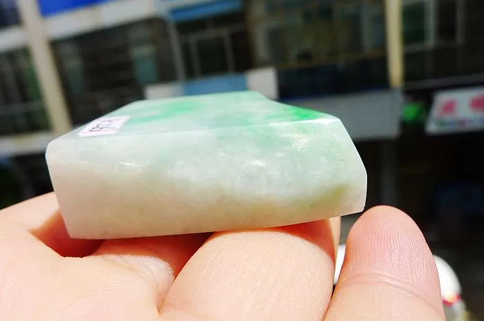 Natural Jade Rough Jadeite Raw (69g,4.9x4.1x1.6cm)