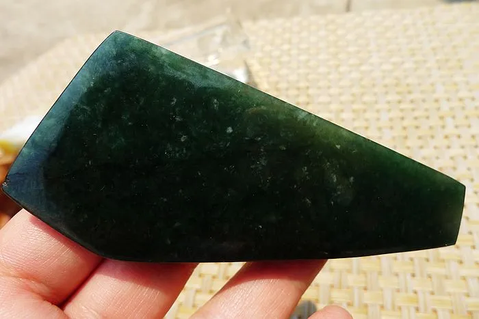 Natural Jade Rough Jadeite Raw (69g,9.9X4.3X0.9cm)