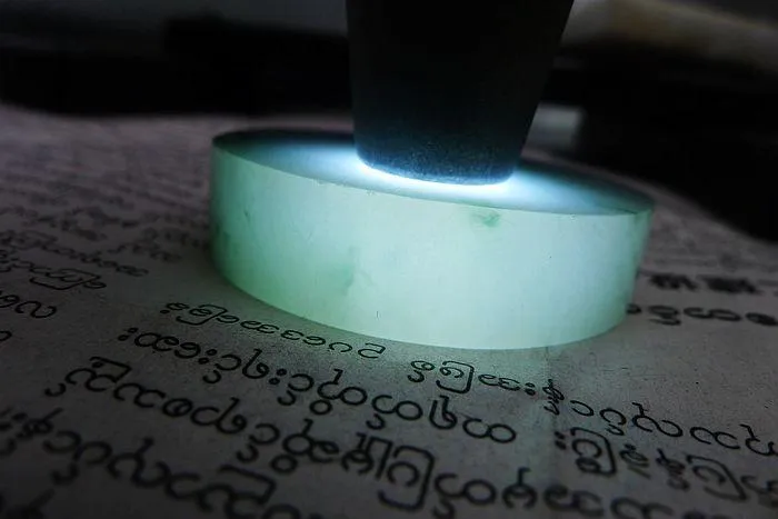Natural Jade Rough Jadeite Raw (73g,4.9X1.1cm)