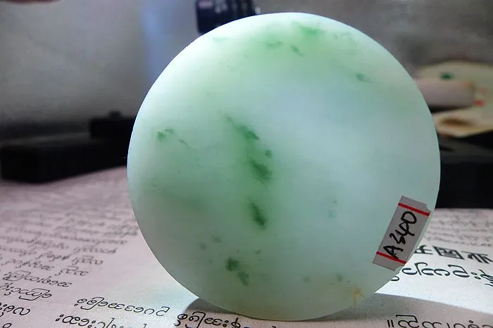 Natural Jade Rough Jadeite Raw (73g,4.9X1.1cm)