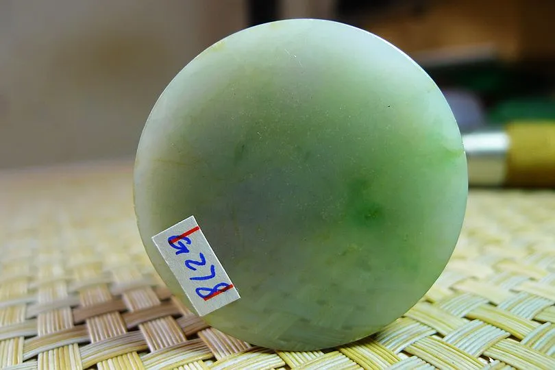 Natural Jade Rough Jadeite Raw (74g,4.1X4.1X1.6cm)