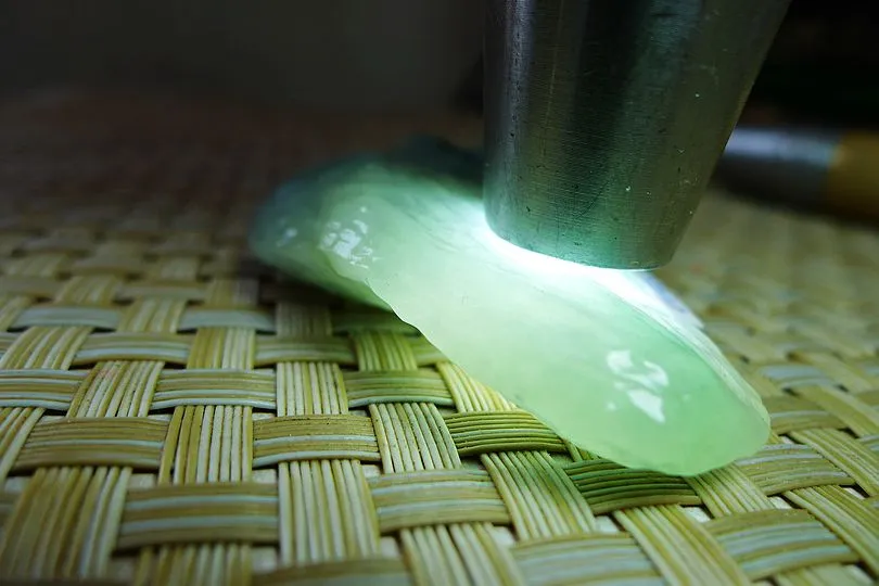 Natural Jade Rough Jadeite Raw (88g,8X4.8X1.5cm)