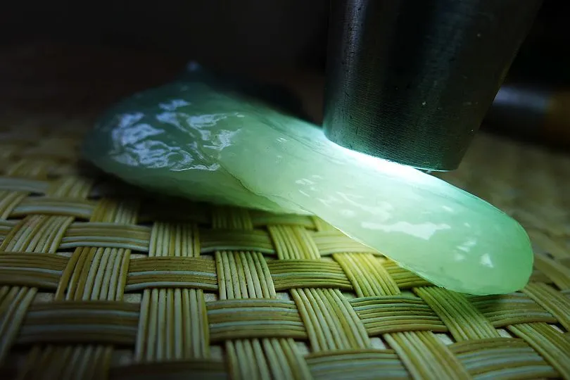 Natural Jade Rough Jadeite Raw (88g,8X4.8X1.5cm)