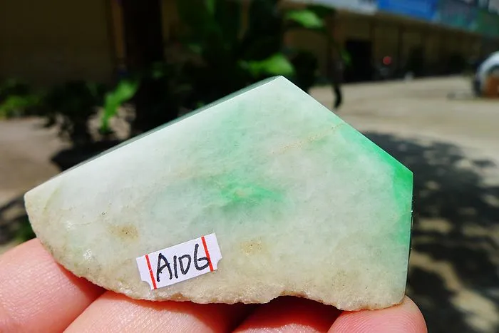 Natural Jade Rough Jadeite Raw (89g,6.1X3.7X2.8cm)