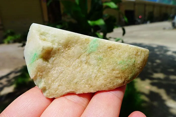 Natural Jade Rough Jadeite Raw (89g,6.1X3.7X2.8cm)