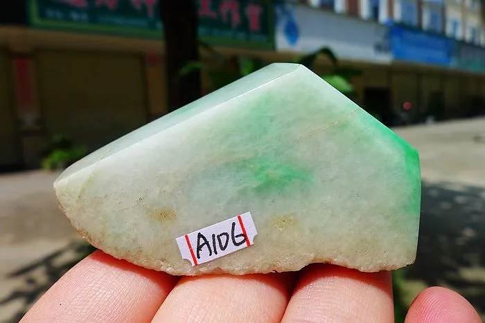 Natural Jade Rough Jadeite Raw (89g,6.1X3.7X2.8cm)