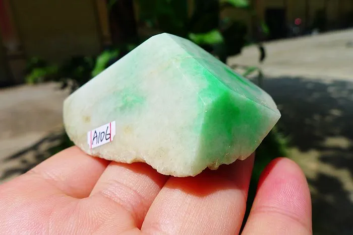 Natural Jade Rough Jadeite Raw (89g,6.1X3.7X2.8cm)