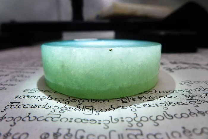 Natural Jade Rough Jadeite Raw (91g,4.8X1.45cm)