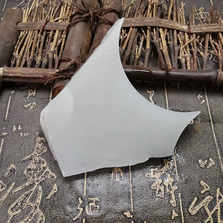 Natural Kunlun Jade Rough Nephrite Raw (100g, 7X6X1cm)