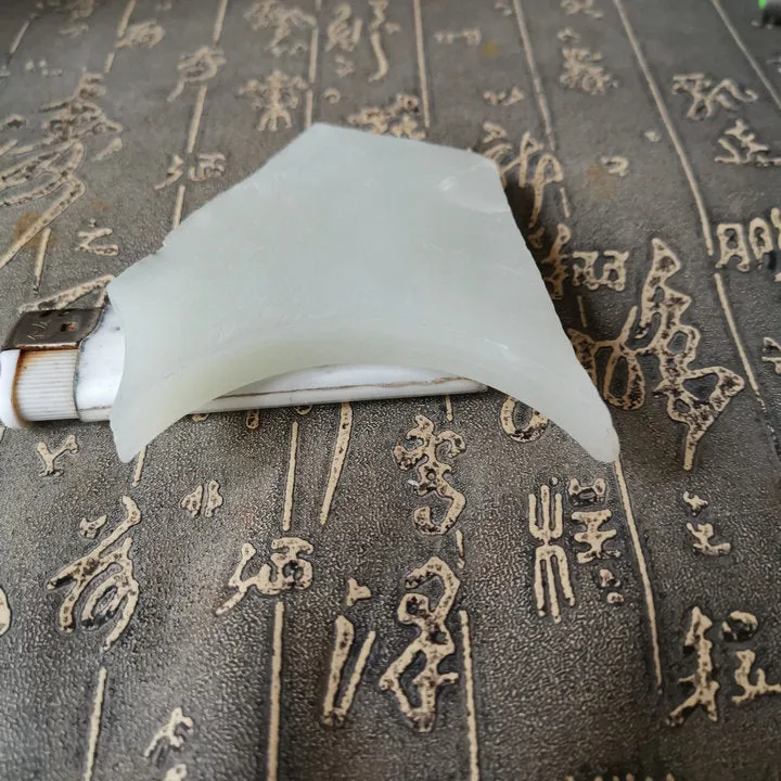 Natural Kunlun Jade Rough Nephrite Raw (100g, 7X6X1cm)