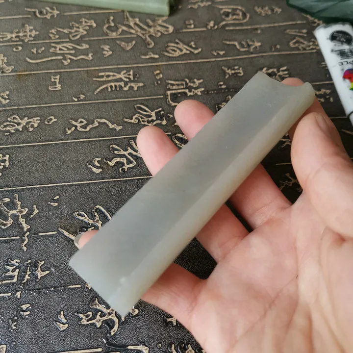 Natural Kunlun Jade Rough Nephrite Raw (101g, 11X2.7X1.2cm)