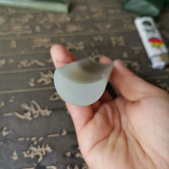 Natural Kunlun Jade Rough Nephrite Raw (101g, 11X2.7X1.2cm)
