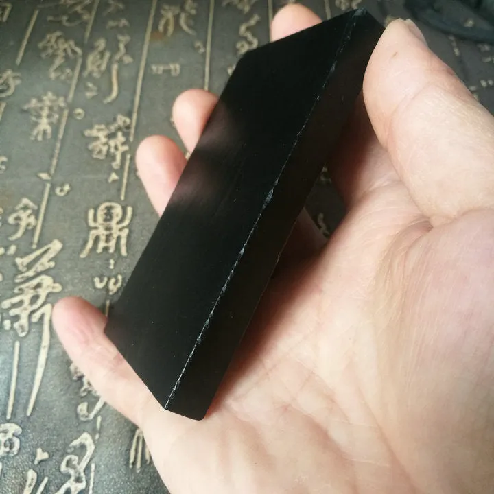 Natural Kunlun Jade Rough Nephrite Raw (111g, 8.5X5.2X0.8cm)