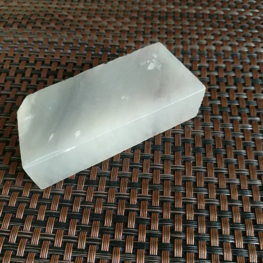 Natural Kunlun Jade Rough Nephrite Raw (116g,6.7X3.2X1.8cm)