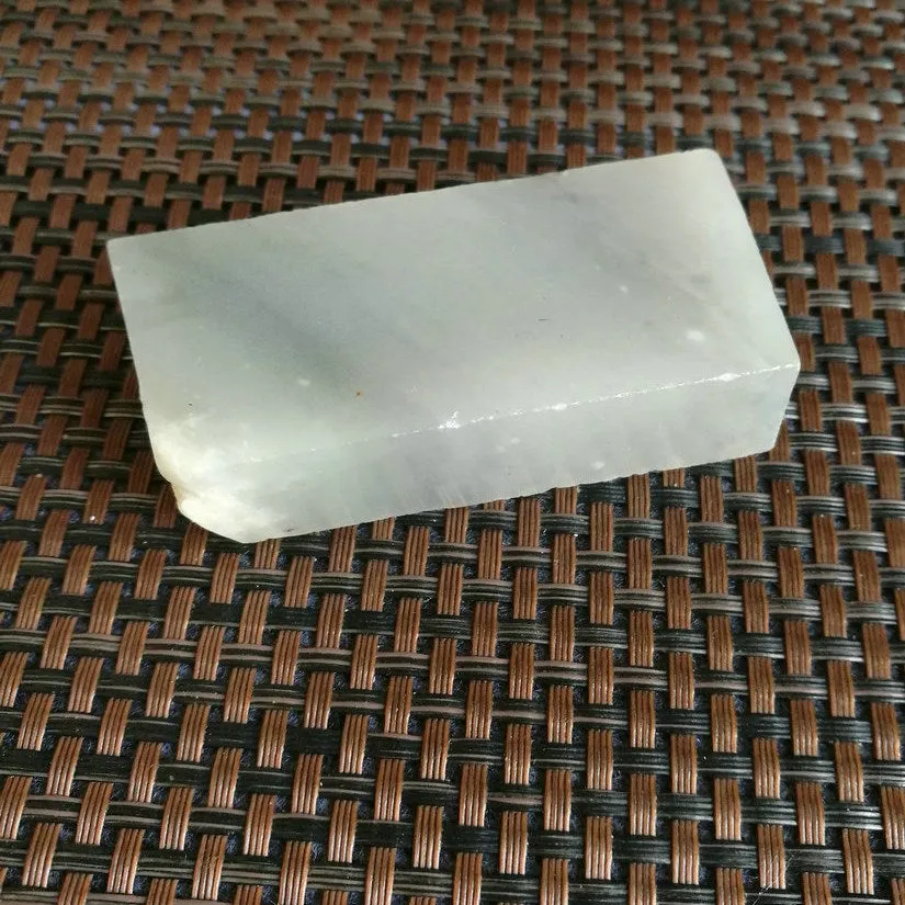 Natural Kunlun Jade Rough Nephrite Raw (116g,6.7X3.2X1.8cm)