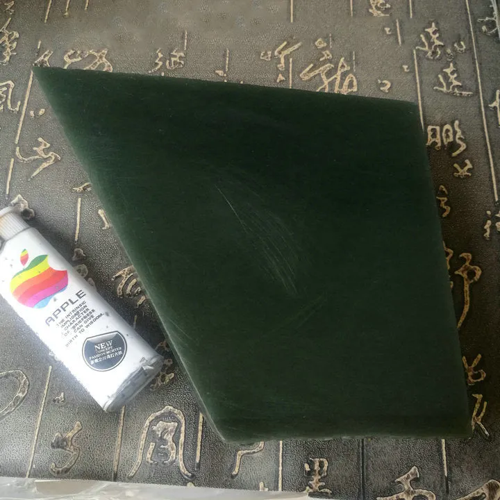 Natural Kunlun Jade Rough Nephrite Raw (1.22kg, 12X9X4.3cm)