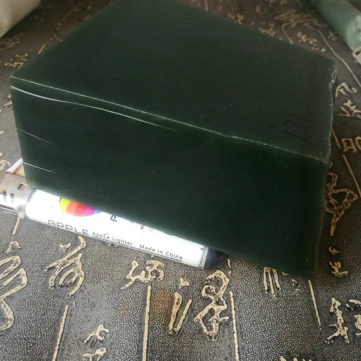 Natural Kunlun Jade Rough Nephrite Raw (1.22kg, 12X9X4.3cm)