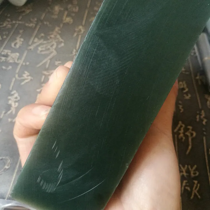 Natural Kunlun Jade Rough Nephrite Raw (1.22kg, 12X9X4.3cm)