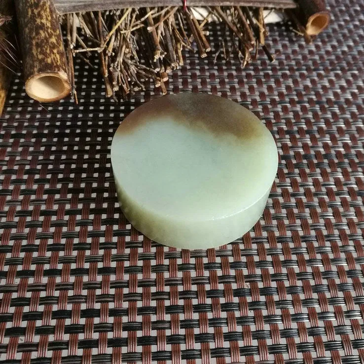 Natural Kunlun Jade Rough Nephrite Raw (123g,5.4X1.8cm)
