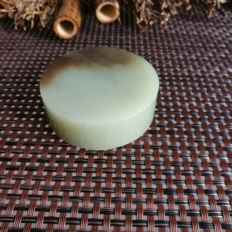 Natural Kunlun Jade Rough Nephrite Raw (123g,5.4X1.8cm)