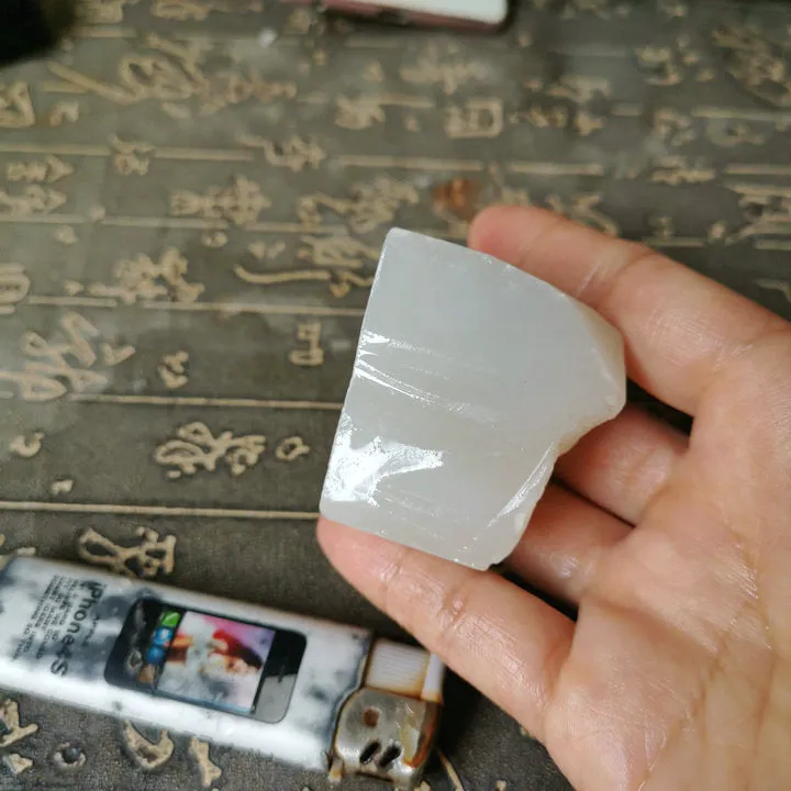 Natural Kunlun Jade Rough Nephrite Raw (124g, 4.6X3.7X2.6cm)
