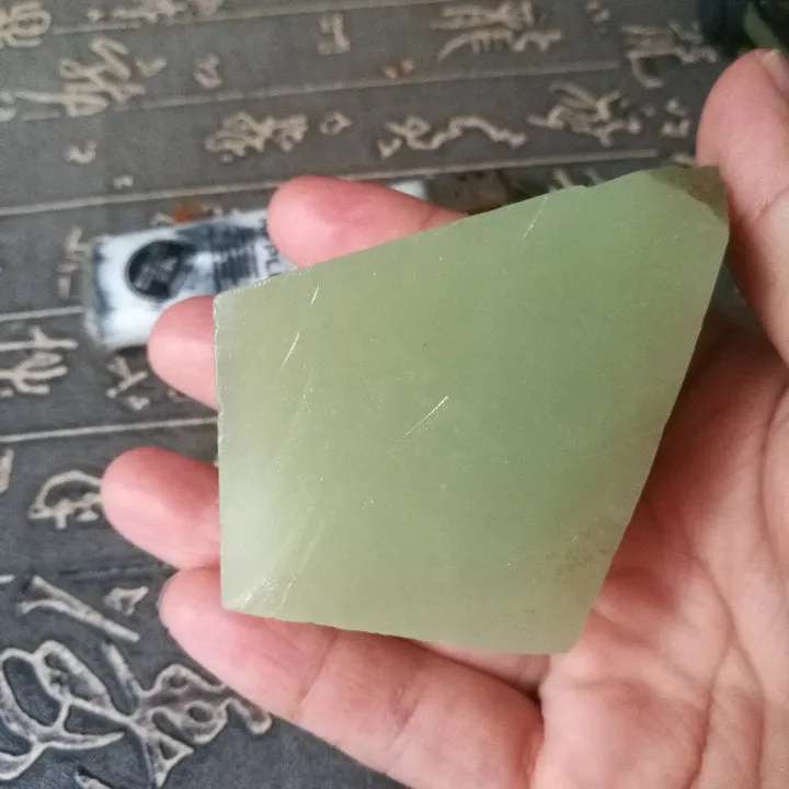 Natural Kunlun Jade Rough Nephrite Raw (131g, 6.5X3.5X2.3cm)