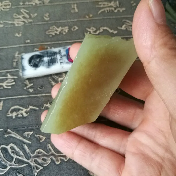 Natural Kunlun Jade Rough Nephrite Raw (131g, 6.5X3.5X2.3cm)