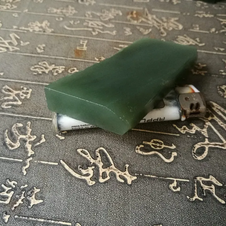 Natural Kunlun Jade Rough Nephrite Raw (132g, 8X4X1.3cm)