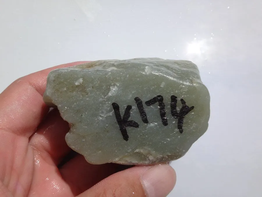 Natural Kunlun Jade Rough Nephrite Raw (135g, 6X3.5X2cm)