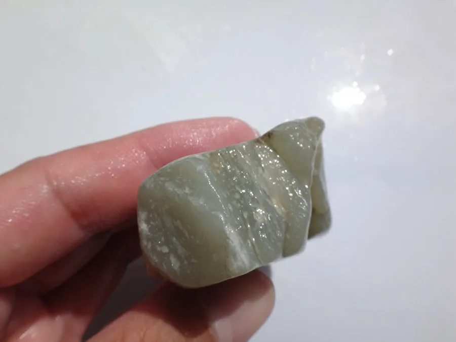 Natural Kunlun Jade Rough Nephrite Raw (135g, 6X3.5X2cm)