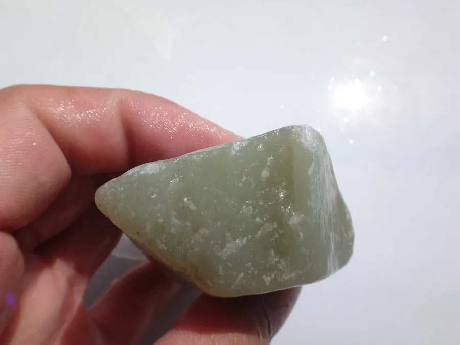 Natural Kunlun Jade Rough Nephrite Raw (135g, 6X3.5X2cm)