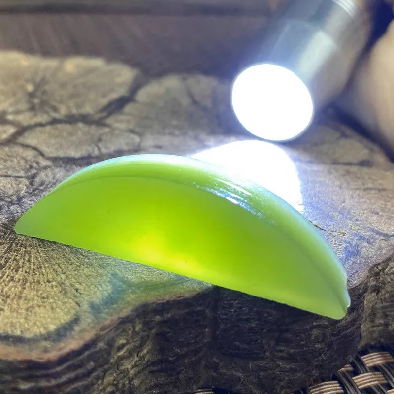 Natural Kunlun Jade Rough Nephrite Raw (13g,5.0X1.3X0.9cm)
