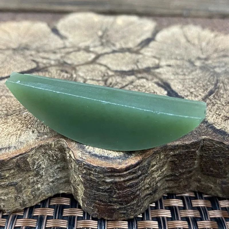 Natural Kunlun Jade Rough Nephrite Raw (13g,5.0X1.3X0.9cm)