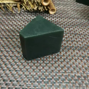 Natural Kunlun Jade Rough Nephrite Raw (141g,4.3X4.2x4cm)