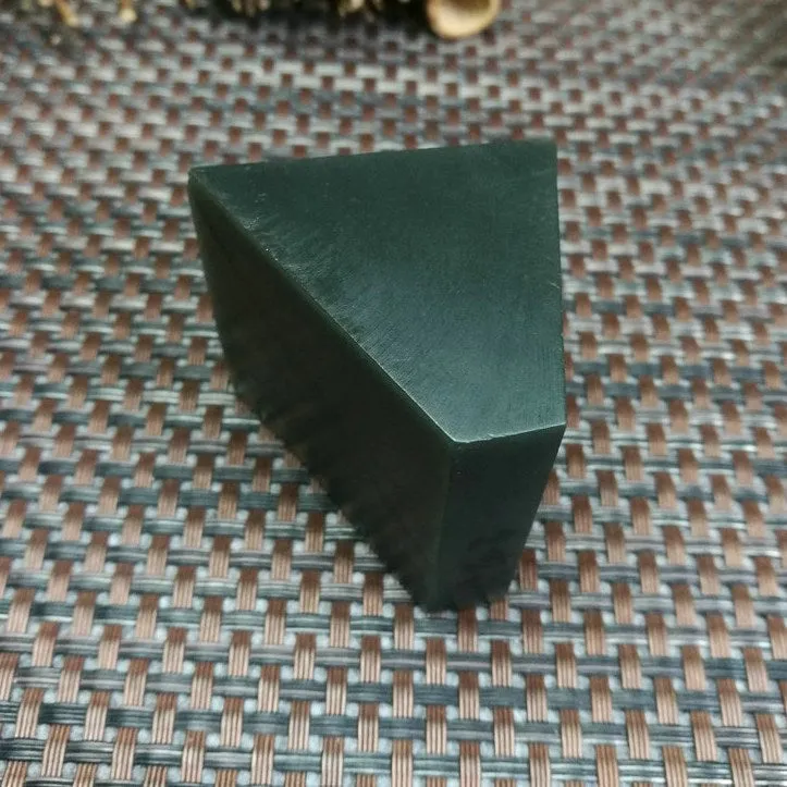 Natural Kunlun Jade Rough Nephrite Raw (141g,4.3X4.2x4cm)