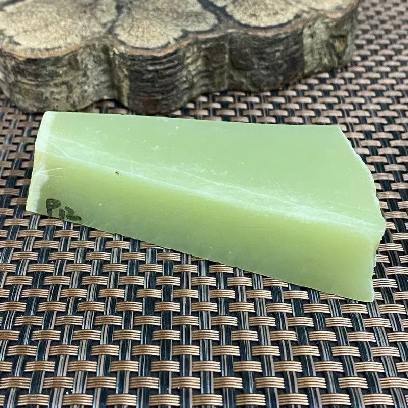 Natural Kunlun Jade Rough Nephrite Raw (142g,7.5X4.0X2.0cm)