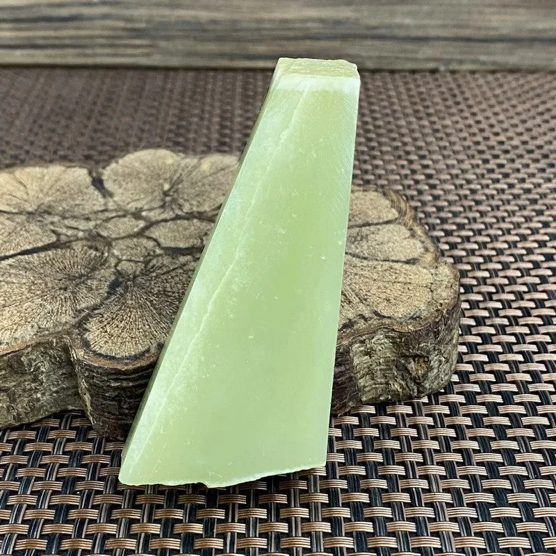 Natural Kunlun Jade Rough Nephrite Raw (142g,7.5X4.0X2.0cm)