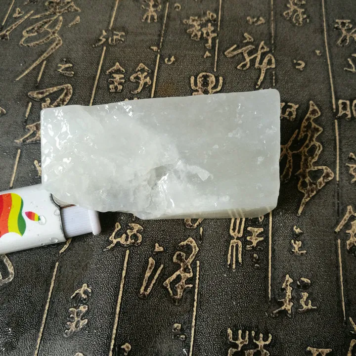 Natural Kunlun Jade Rough Nephrite Raw (148g, 8X3.9X3.3cm)
