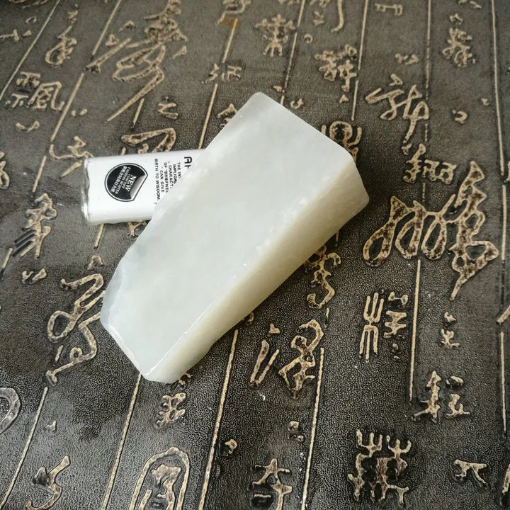 Natural Kunlun Jade Rough Nephrite Raw (148g, 8X3.9X3.3cm)