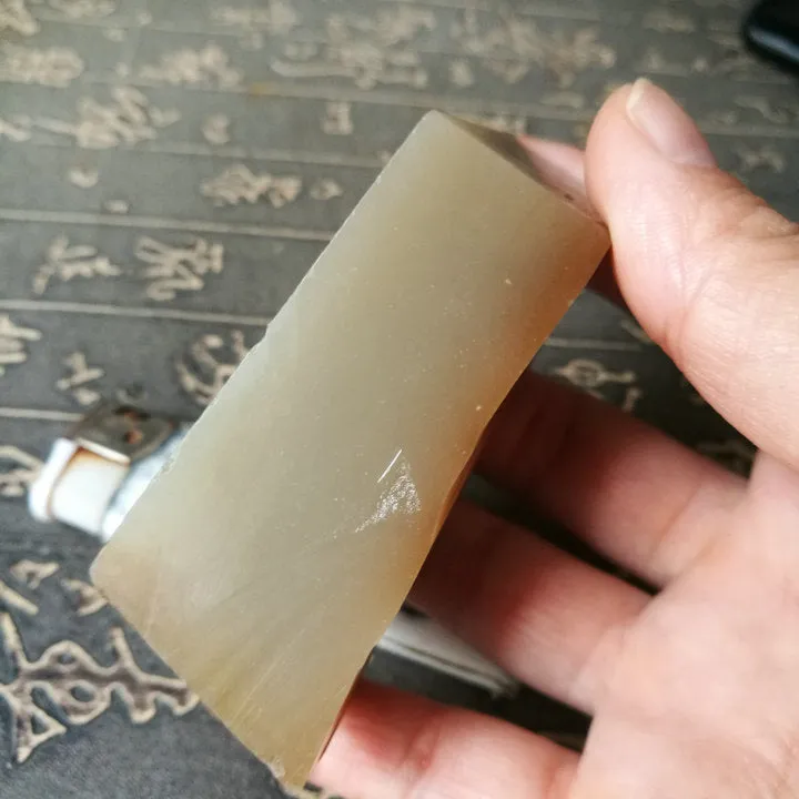 Natural Kunlun Jade Rough Nephrite Raw (181g, 6X3X2cm)