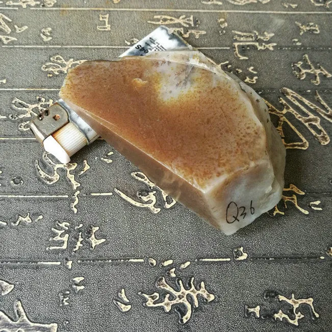 Natural Kunlun Jade Rough Nephrite Raw (186g, 9.5X4.5X2.6cm)