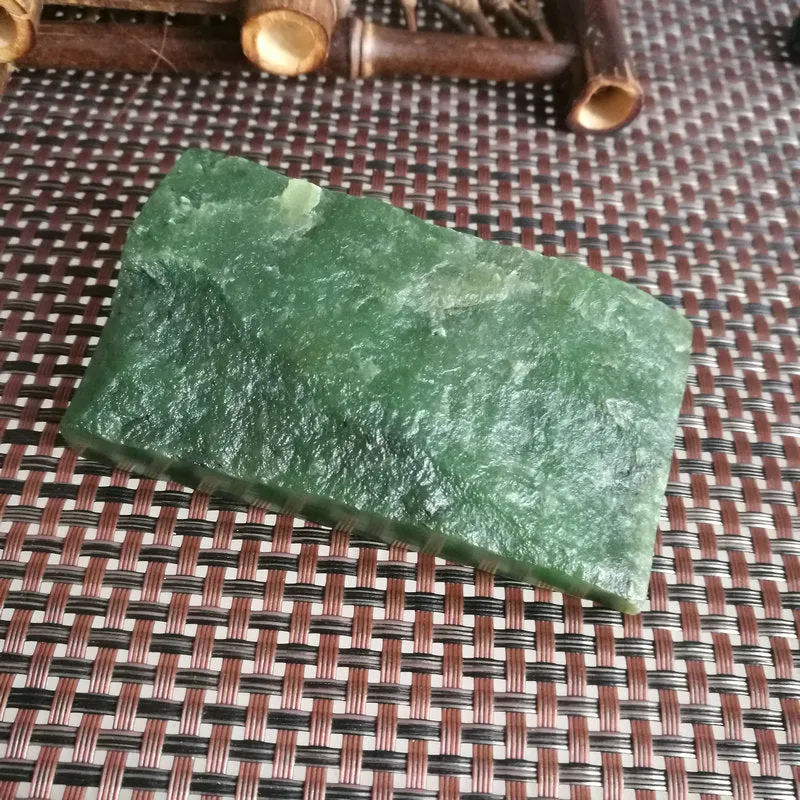 Natural Kunlun Jade Rough Nephrite Raw (187g,8.3X4.7X2.3cm)