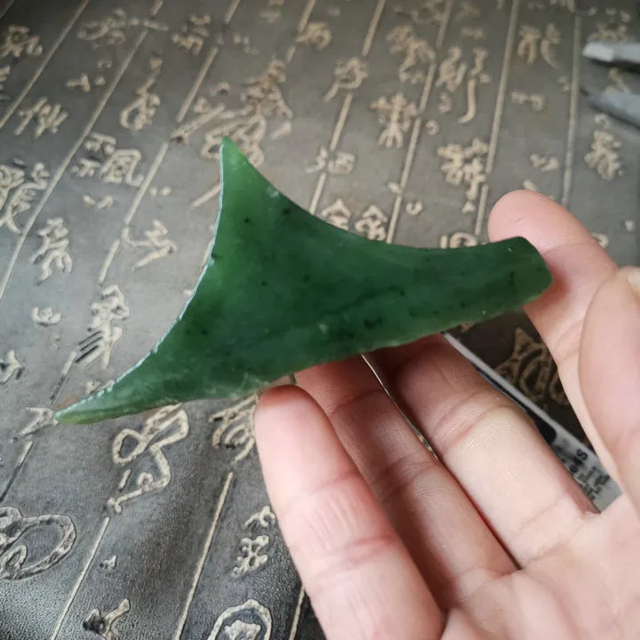 Natural Kunlun Jade Rough Nephrite Raw (259g, 9.5X9X4cm)
