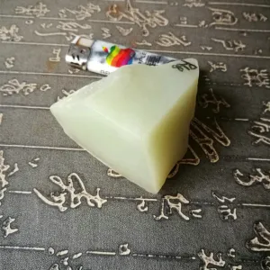 Natural Kunlun Jade Rough Nephrite Raw (264g, 6X6X4cm)