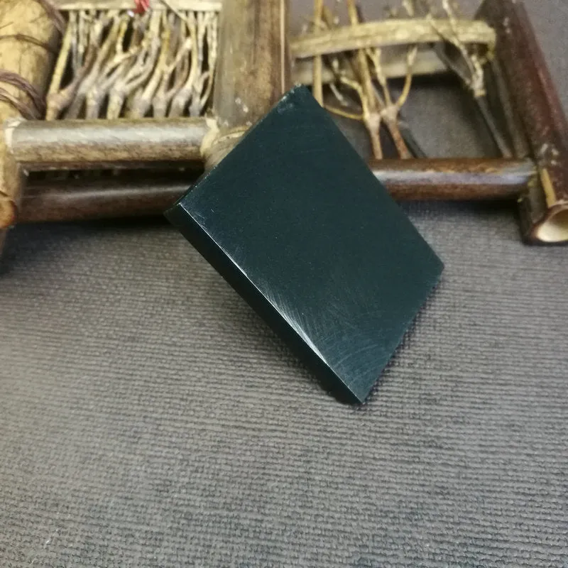 Natural Kunlun Jade Rough Nephrite Raw (30g,4.7X3.5X0.6cm)