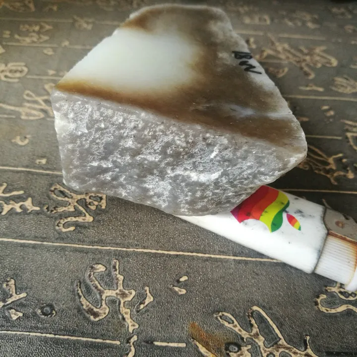 Natural Kunlun Jade Rough Nephrite Raw (314g, 8.5X5X3.2cm)